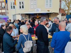 Mut der „Tanz-in-den-Mai“- Gastronomen Köhler & Kolbe belohnt - volle Bude vor Kaisersaal