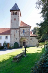 Klosterwanderung führt durch Geschichte und Natur - Das Portal zur Geschichte lädt am Sonntag, 5. Juli 2026, um 14 Uhr
