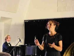Was für ein fantastisches Wiedersehen mit Ringträgerin Sylvia Heckendorn beim Piaf-Abend im Probenzentrum