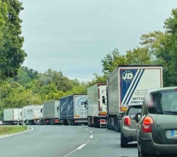 7 Kassel Richtung Hannover zwischen Northeim-Nord und Echte voll gesperrt - Krasses Chaos auf Ausweichstraßen!