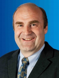 Uslar: Vor der Stichwahl distanziert sich Bürgermeister Torsten Bauer von der Wahlempfehlung der AfD